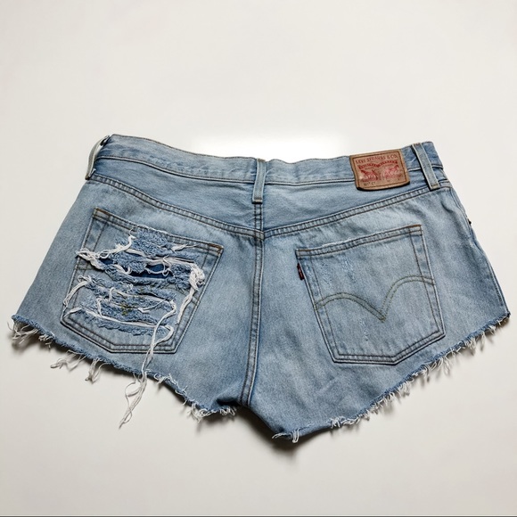 Levi’s 501 Cutoff Shorts Raw Hem Distressed Sz 32 - Picture 3 of 6